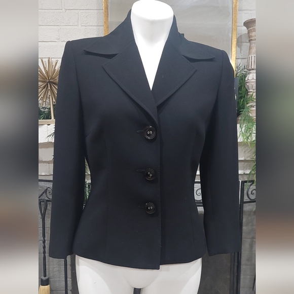 Tahari Jackets & Blazers - TAHARI Arthur S. Levine Classic Black Blazer Career Jacket Women's Sz 4